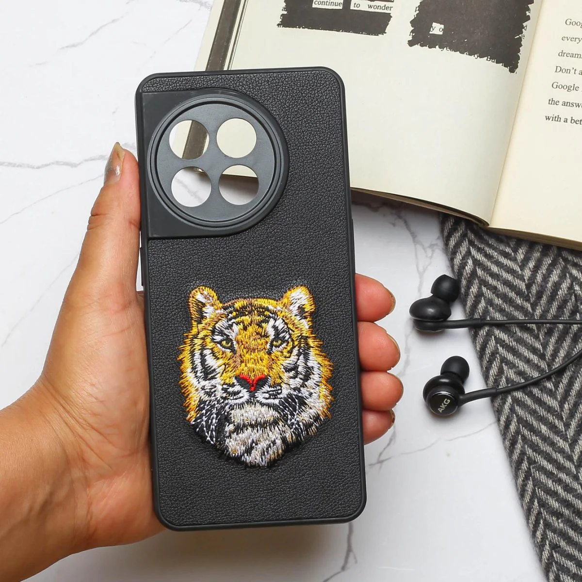 Black Leather Yellow Lion Camera Ornamented for Oneplus 11
