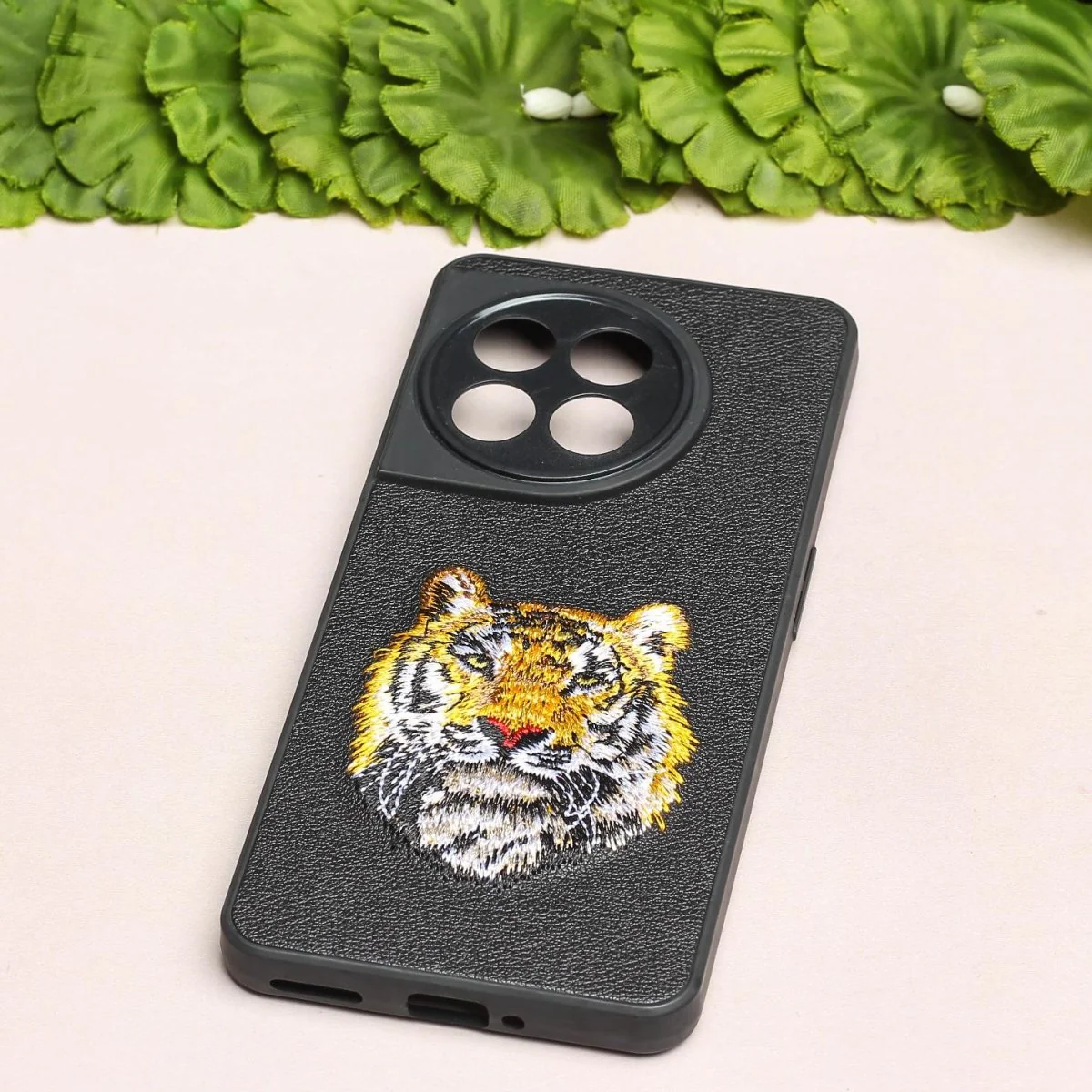 Black Leather Yellow Lion Camera Ornamented for Oneplus 11 - Image 2
