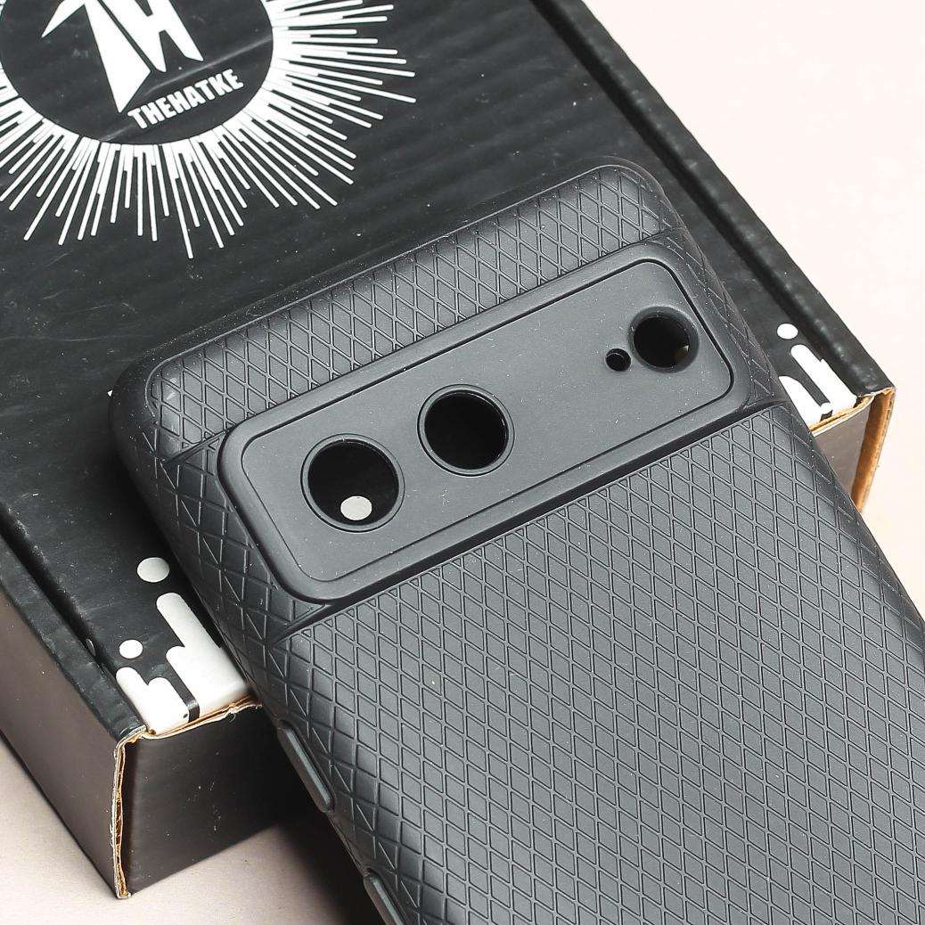 Black Line Wave Silicone Case for Google Pixel 7 - Image 4
