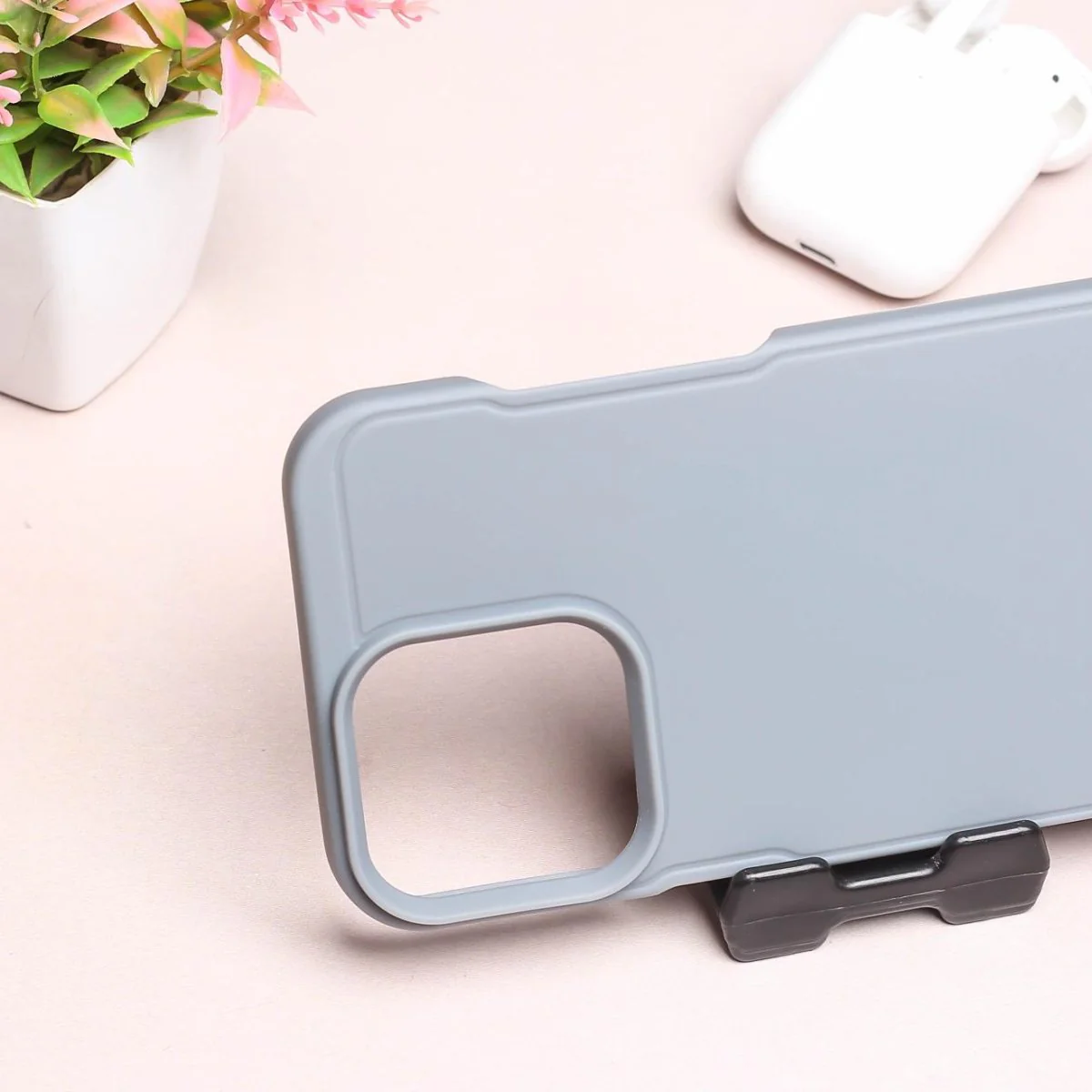 GripStand Cloud blue Silicone case for Apple iphone 16 Pro - Image 3