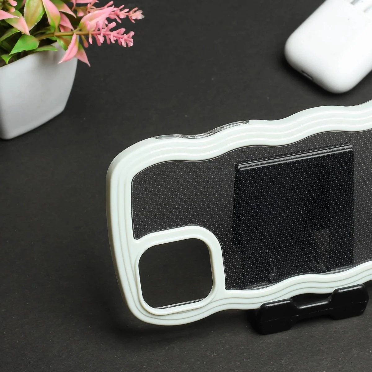White Zig Zag Frame Silicon Case for Apple Iphone 15 Pro Max - Image 3